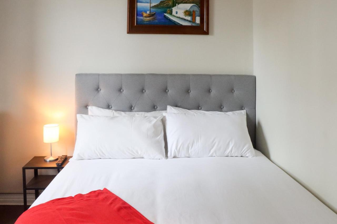 Tates Hotel Уиндзор Екстериор снимка