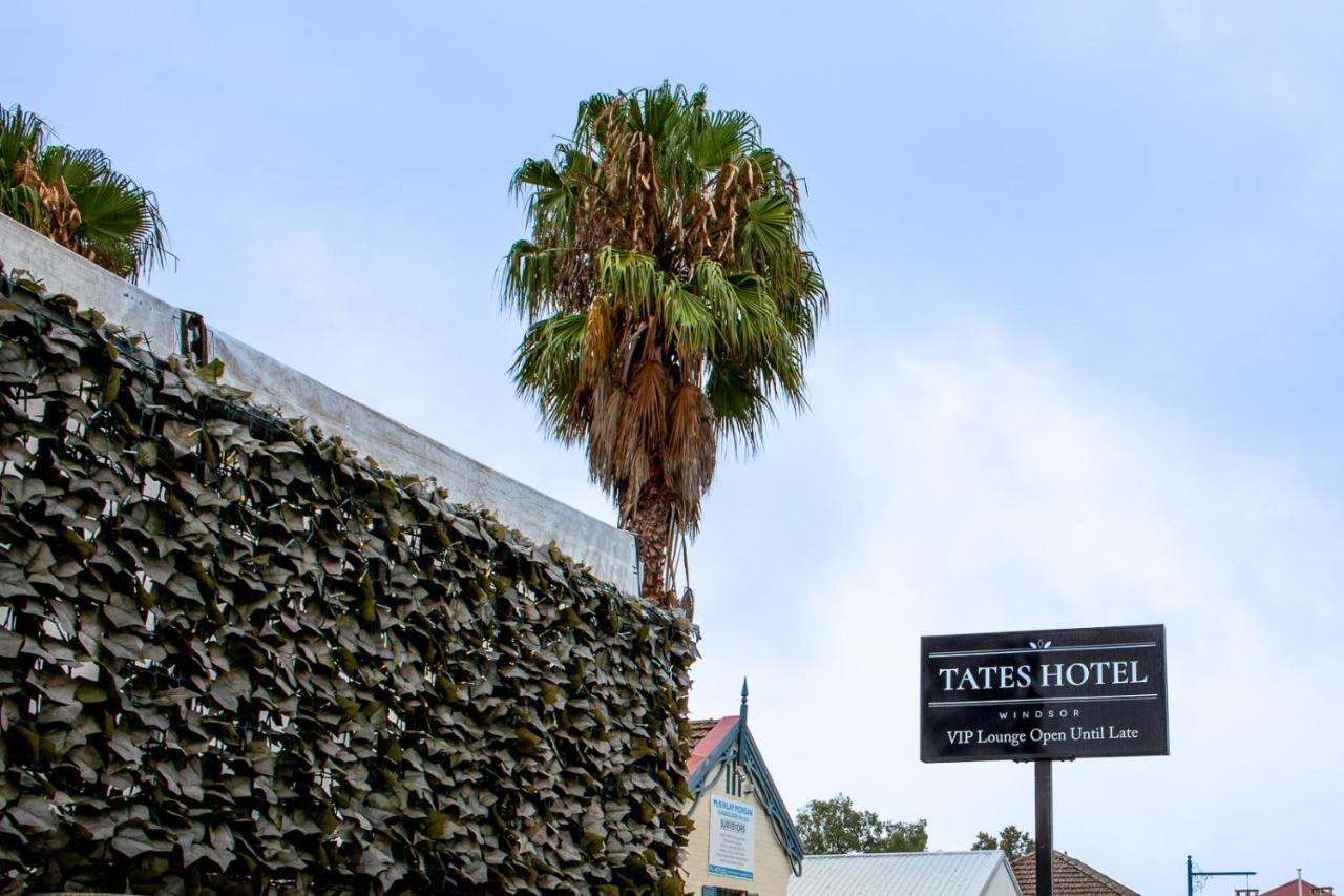 Tates Hotel Уиндзор Екстериор снимка